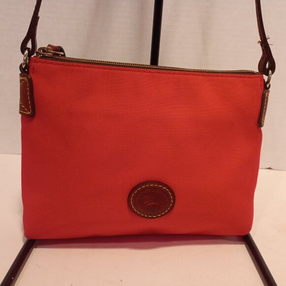DOONEY & BOURKE Red Nylon Pouchette Mini Crossbody Bag Zip-Top - Picture 4 of 15